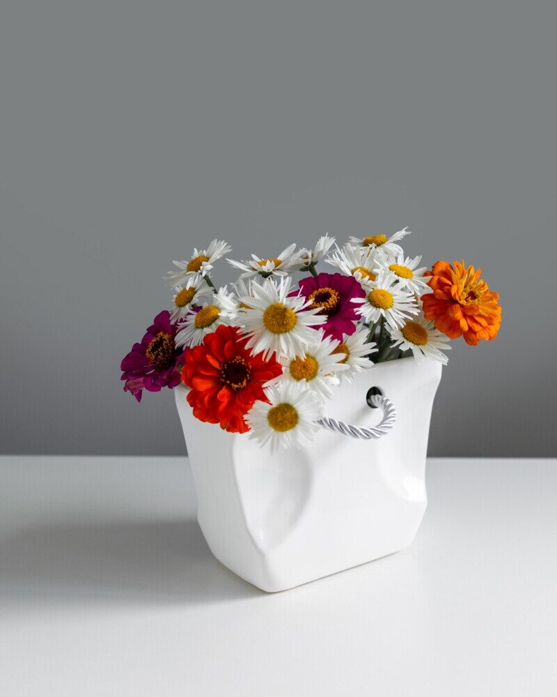 img_3893_resized-e1726852714973.jpg Ваза "Сумочка" біла - Зображення 1